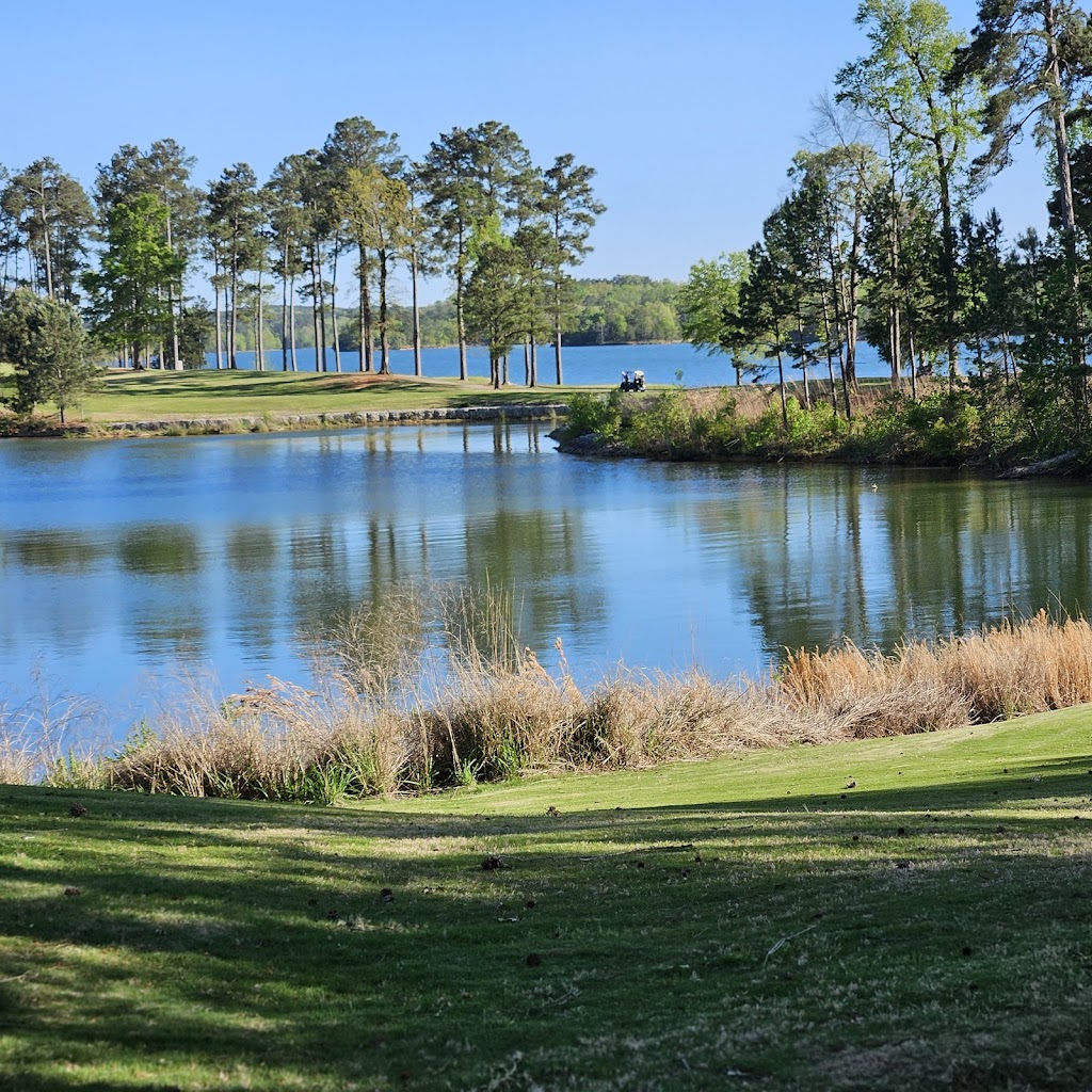 Panoramic view of a lush green golf course at Arrowhead Pointe Golf Course at Lake Richard B. Russell. Smooth