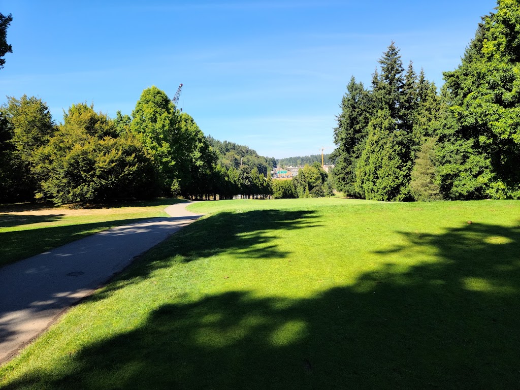 Panoramic view of a lush green golf course at Bill Wright Golf Complex at Jefferson Park. Smooth