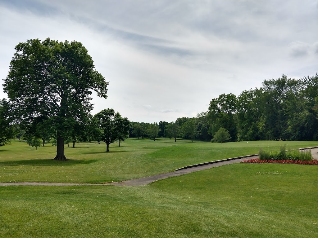 Panoramic view of a lush green golf course at Bonnie Brook Golf Course. Smooth