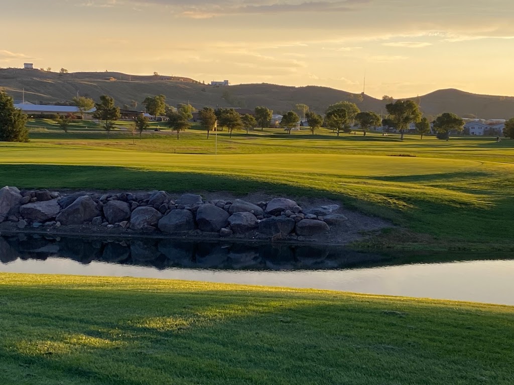 Panoramic view of a lush green golf course at Hillsview Golf Club. Smooth