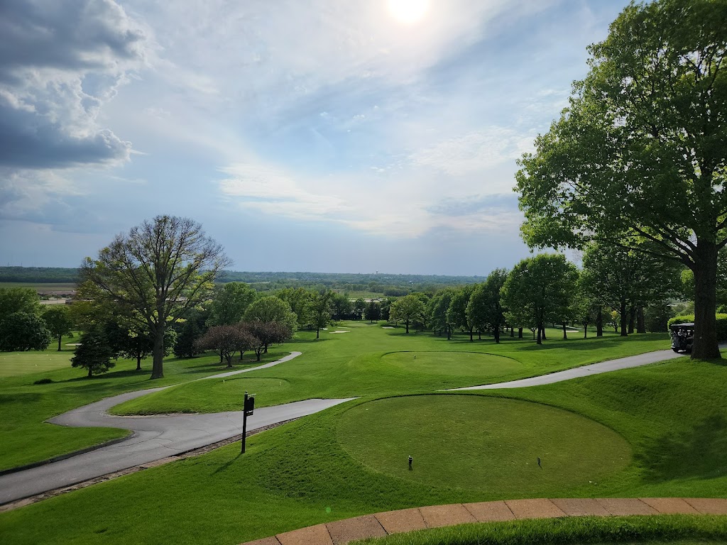 Panoramic view of a lush green golf course at Hyperion Field Club. Smooth