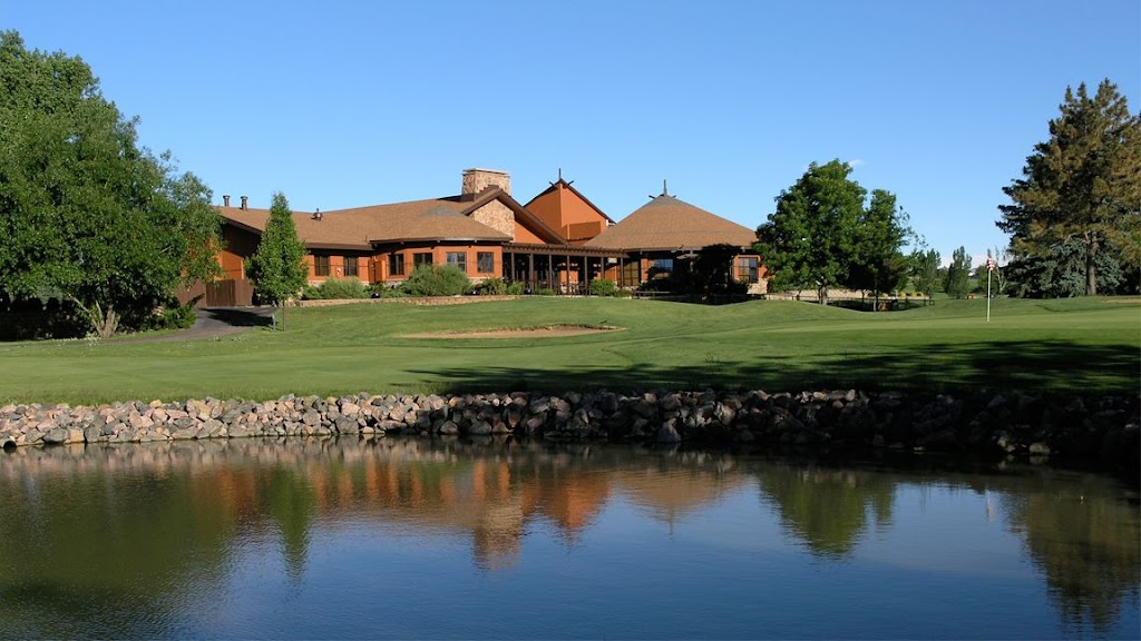 Panoramic view of a lush green golf course at Indian Tree Golf Club. Smooth