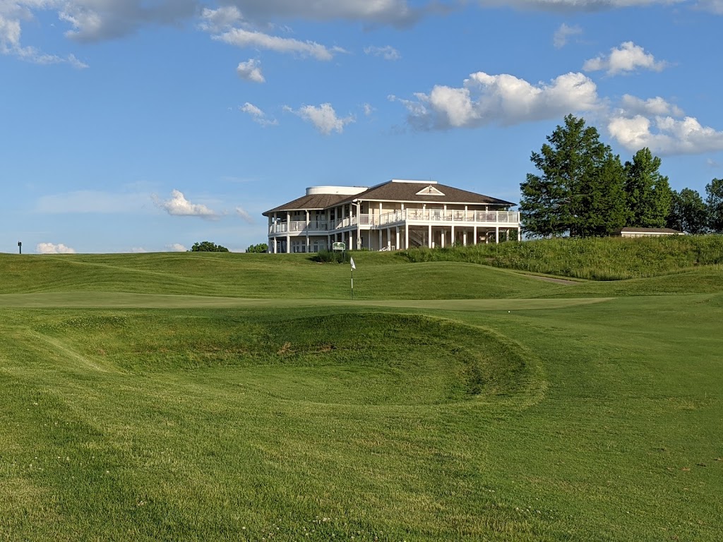 Panoramic view of a lush green golf course at Kearney Hill Golf Links. Smooth