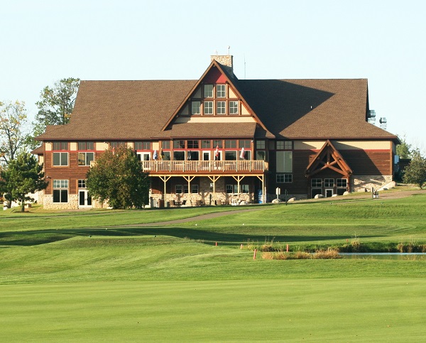 Panoramic view of a lush green golf course at Minnesota National Golf Club & Resort. Smooth