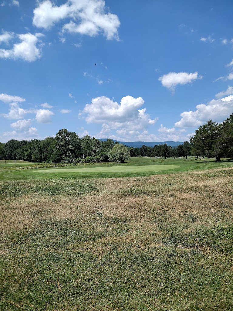 Panoramic view of a lush green golf course at Valley View Golf Club. Smooth
